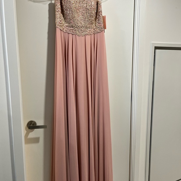 Full length gown - Picture 6 of 8